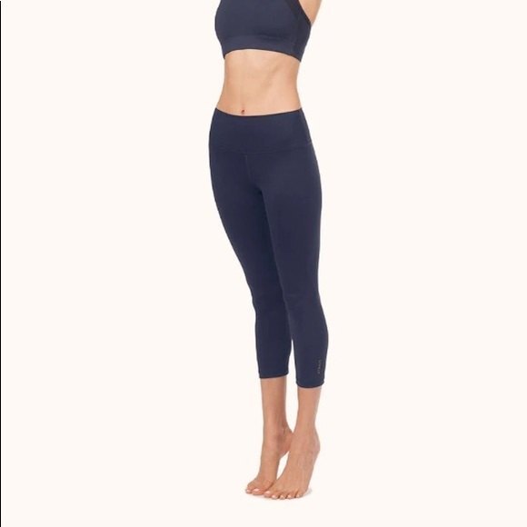 Lively The Active Cropped Legging in Midnight Navy M - Picture 1 of 10
